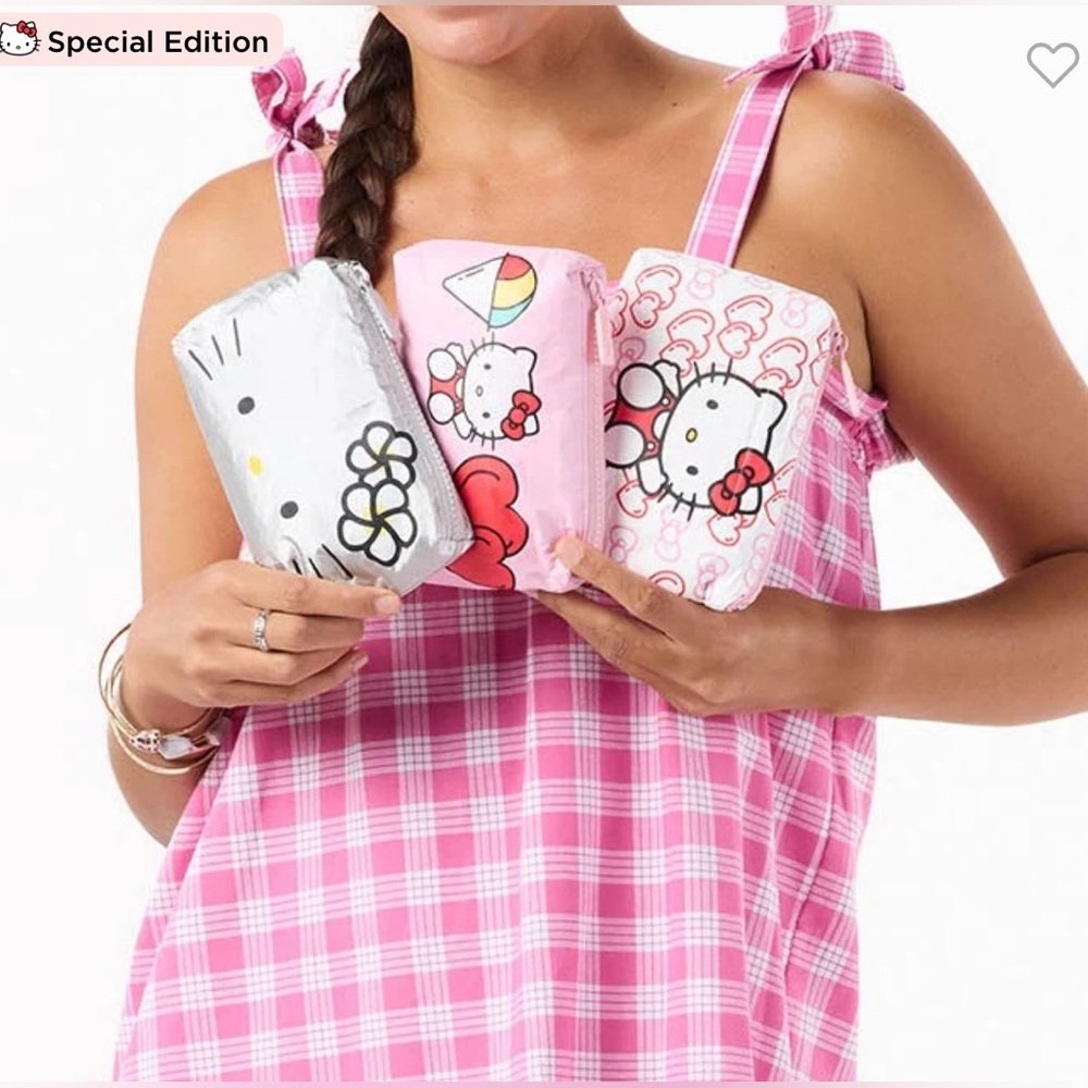 Aloha Collection 🌺 Hello Kitty Mini Pouch Set - Picture 2 of 8